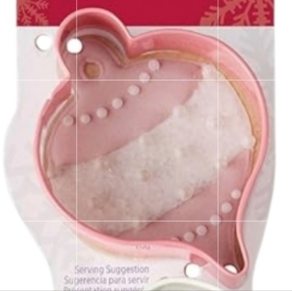 Wilton 3-Piece Festive Christmas Cookie Cutter Set - Picture 3 of 5
